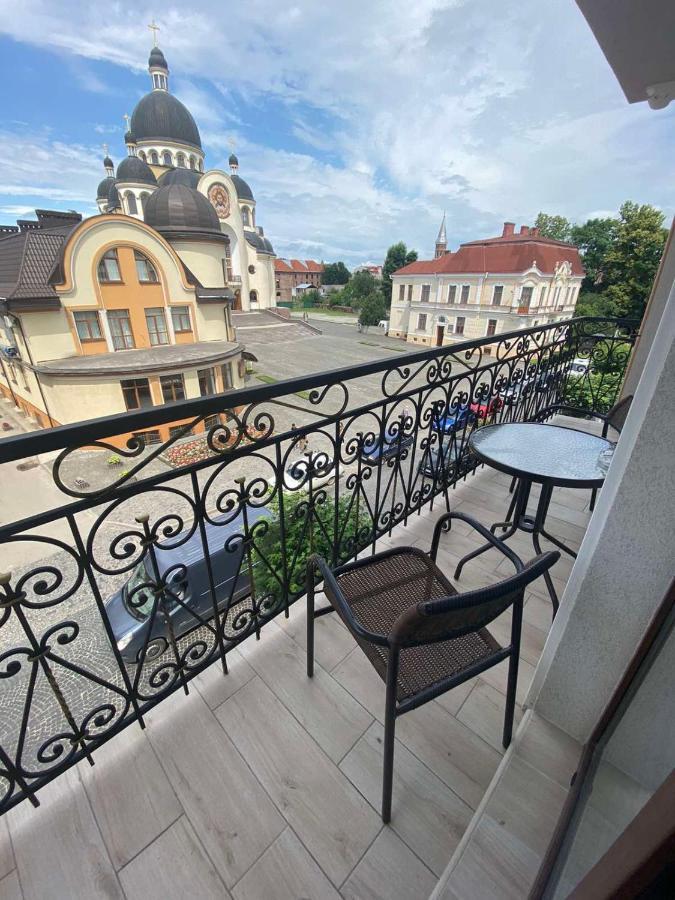 City Centre Apartment Kolomyia Extérieur photo